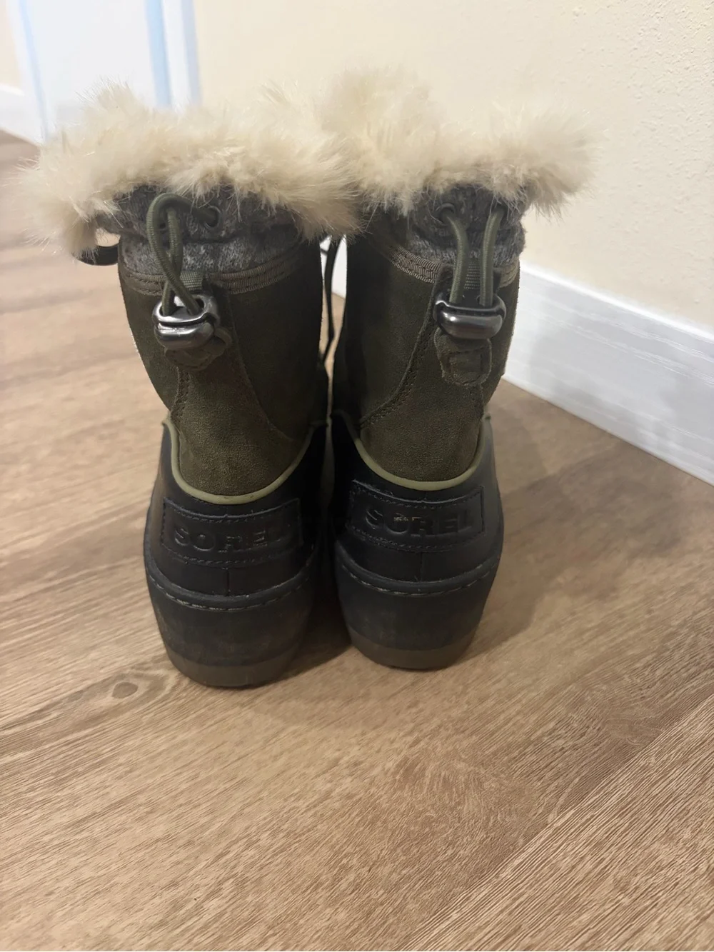 Sorel Tivoli III Waterproof Winter Boots Size 9.5